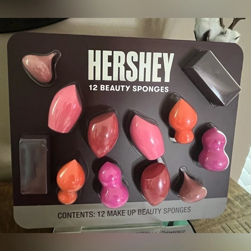 Hershey 12 Makeup Beauty Sponges, new!